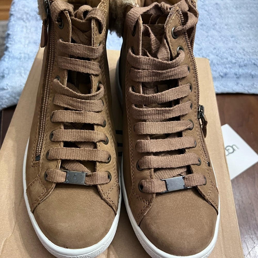 Ugg w olive high top sneaker new - Picture 2 of 8